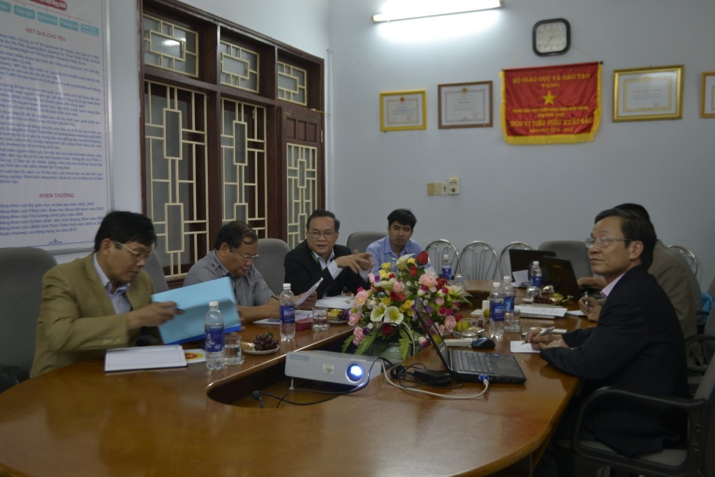 Assoc. Dr Hoang Manh Quan (CRD) presented the report and recommend projects